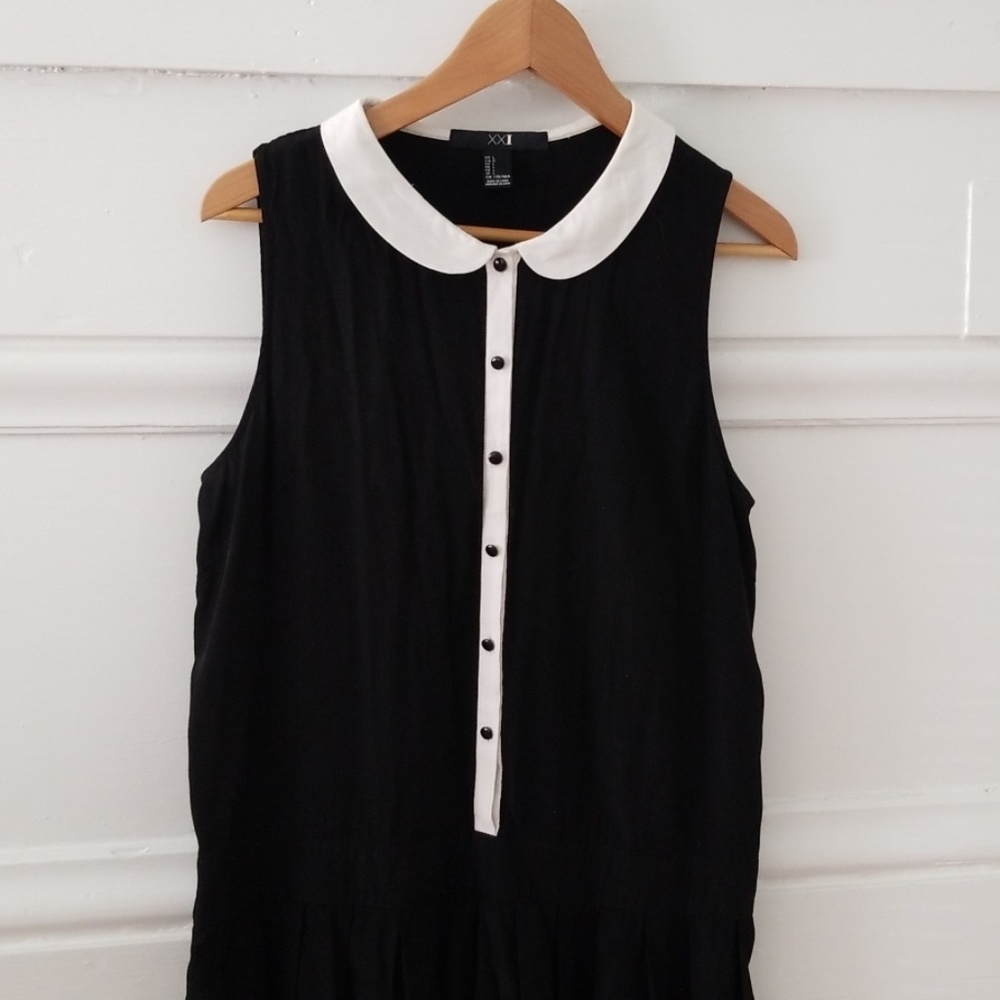 Mod black and white drop waist sleeveless dress